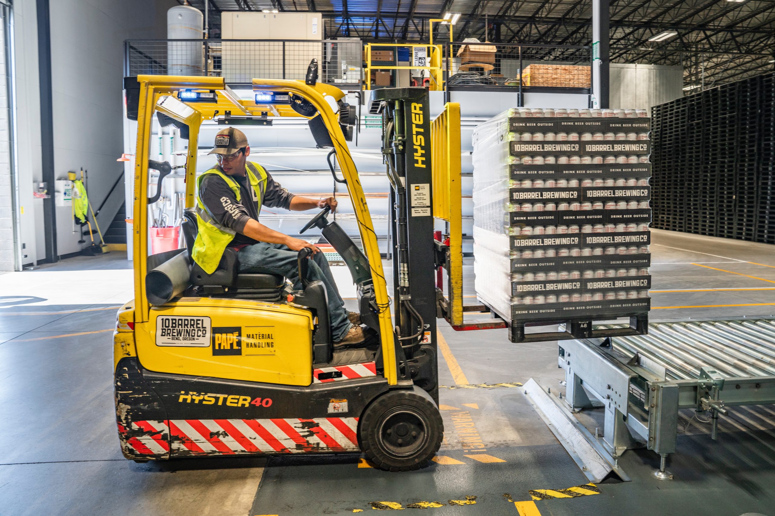 picture of fork lift